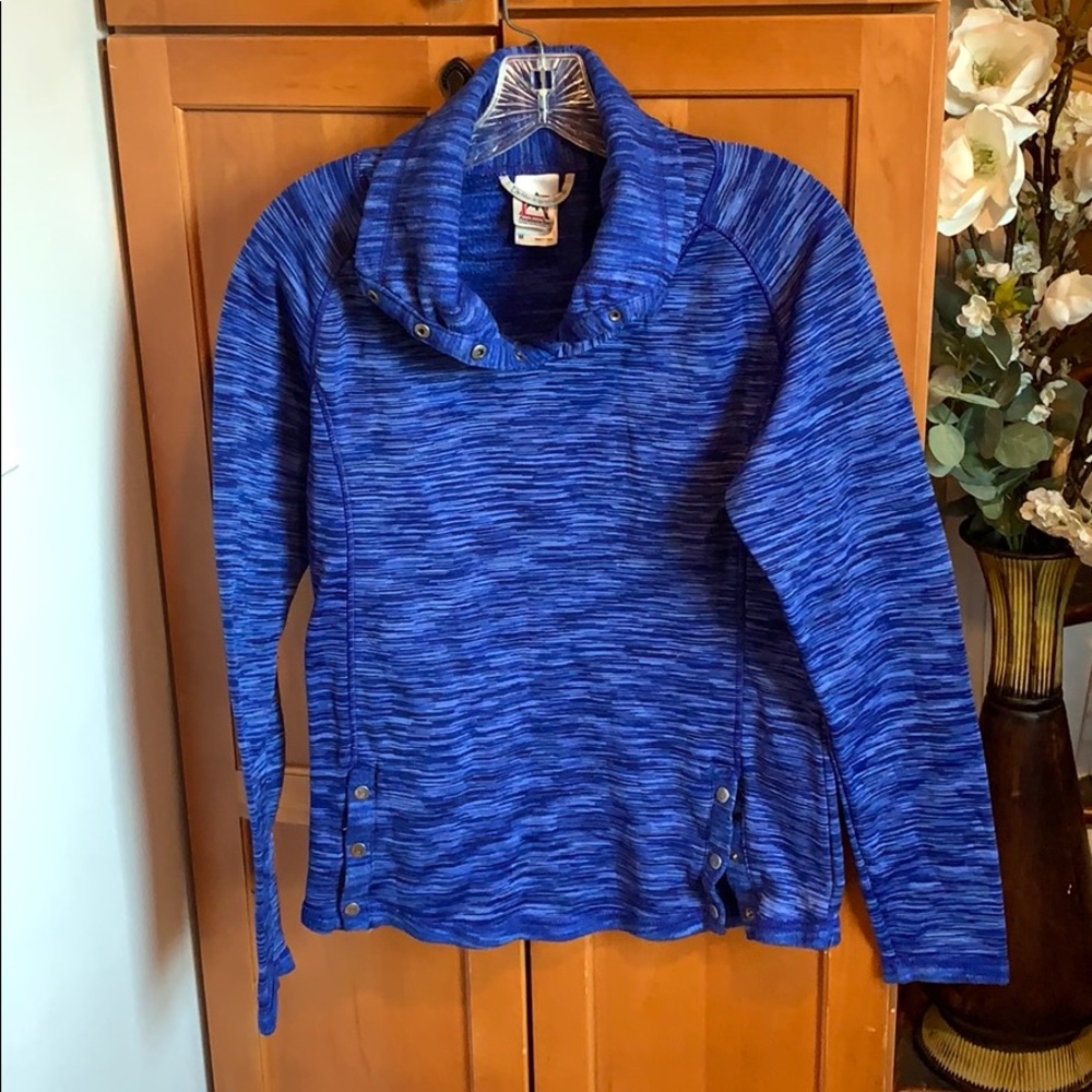 Gently used Avalanche Outdoor Inspired apparel